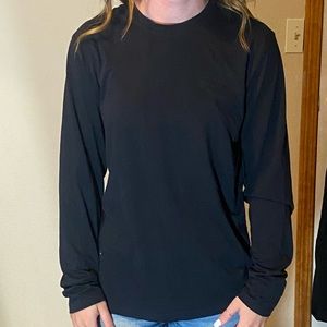 Black old navy long sleeve t-shirt